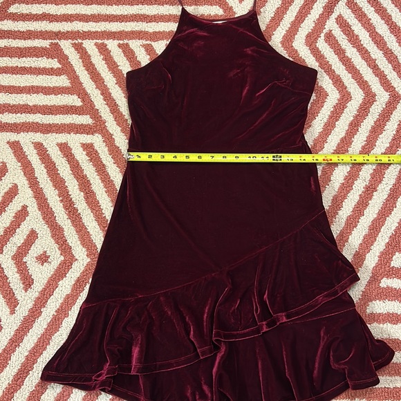 ALTAR’D STATE M gorgeous wine colored minidress with velvety feel - Picture 8 of 9
